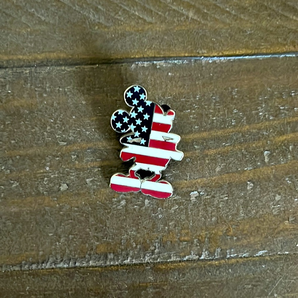 2014 Mickey Mouse Trading pin